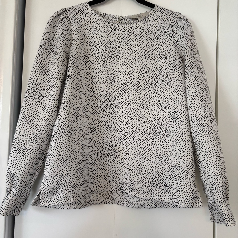 LOFT Women’s Blouse Size XS White Black Speckled Long Sleeve Polka Dot